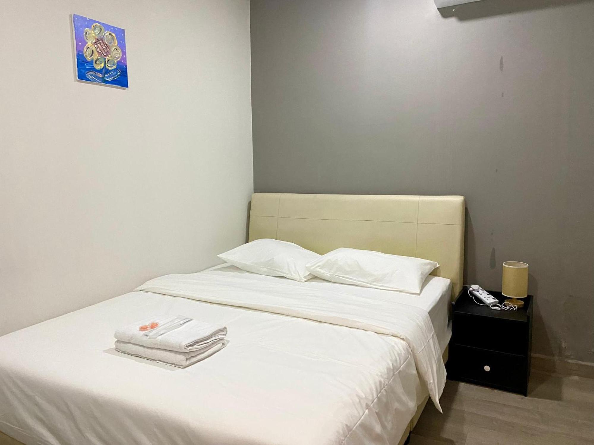Aayu Muntri Penang Hostel *